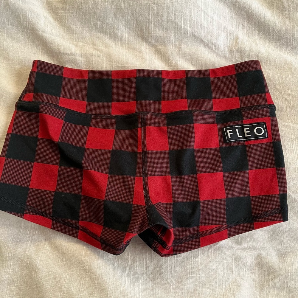 Plaid fleo shorts original medium
